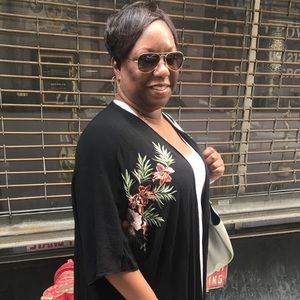 Meet your Posher, Monique